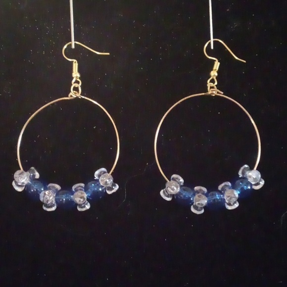 ❤️ Handmade Hoop Blue/Clear Star Beaded Earrings - Picture 1 of 4